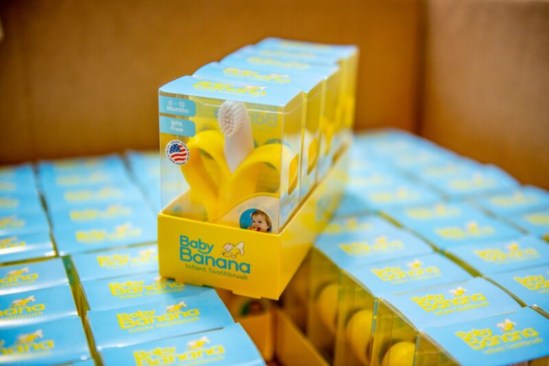 Extreme-Molding_Silicone-Injection-Molding_Baby-Banana-Packaging-2-800x534