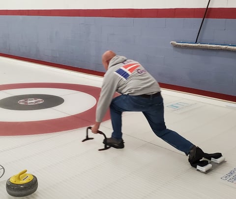 extreme-molding-team-building-activity-with-schenectady-curling-club-5-scaled-e1636557716395