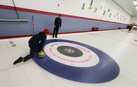 extreme-molding-team-building-activity-with-schenectady-curling-club-7-scaled